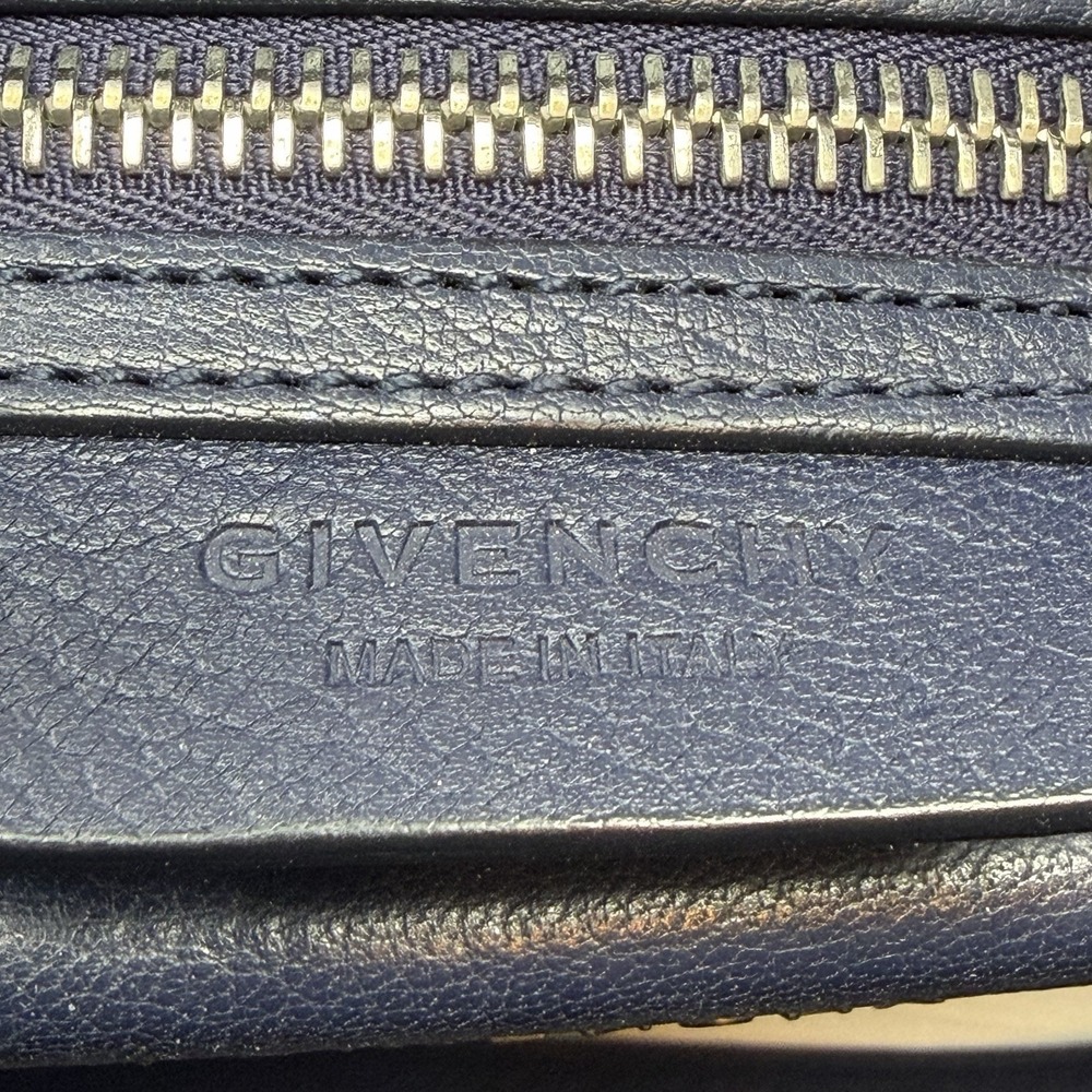 Givenchy Antigona‎ Silver Hardware Shoulder Bag Medium Blue Leather - Picture 3 of 16
